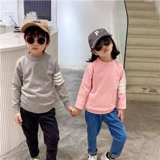 Једнобојни унисекс џемпер